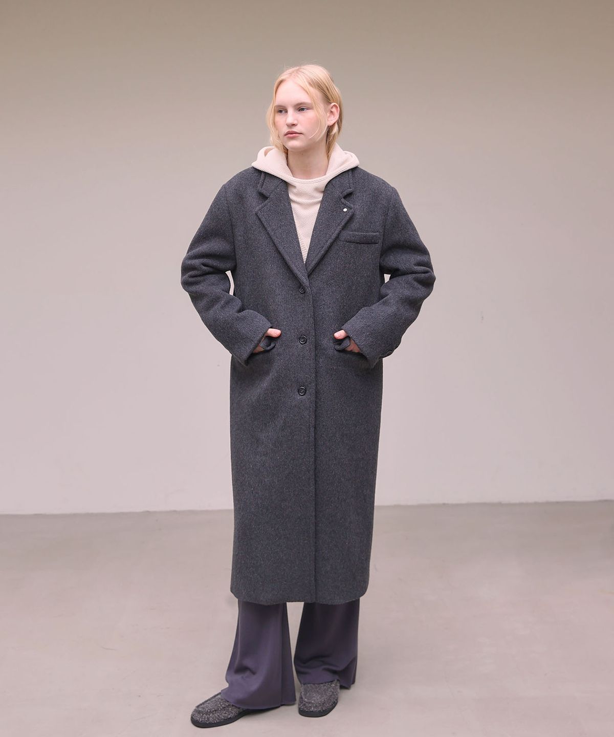 아우로(OURO) Stud wool long coat [ Charcoal ]