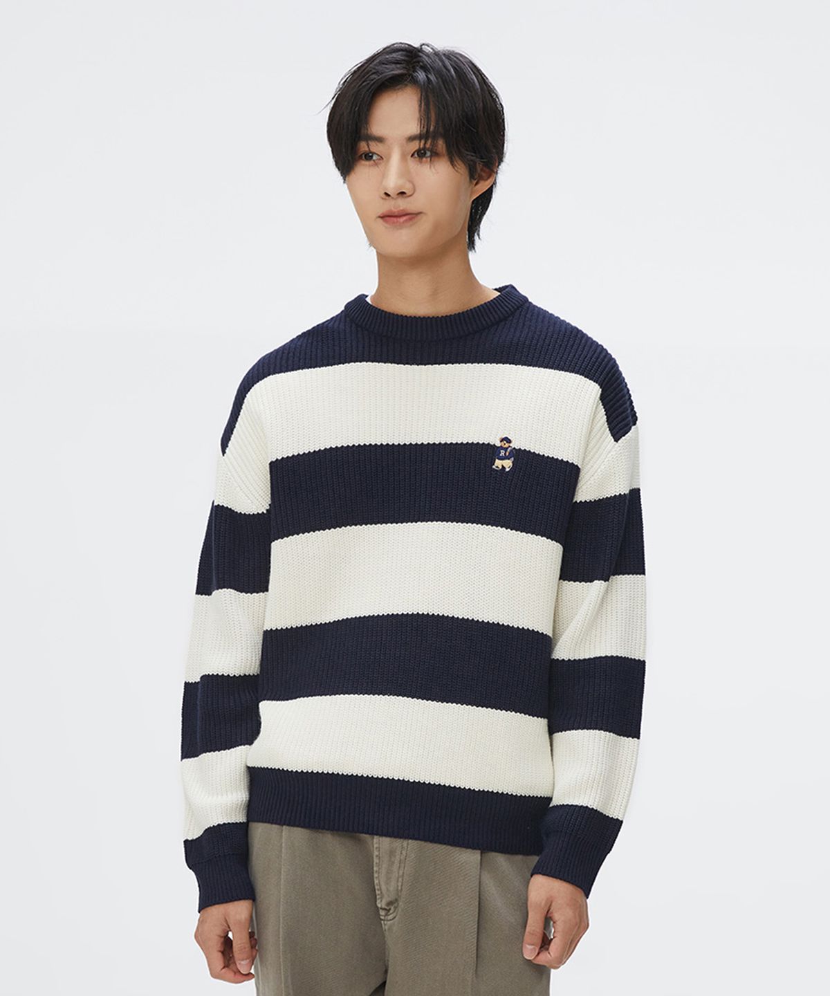 스파오(SPAO) (우디) 스트라이프 라운드넥 스웨터_SPKWF11C51