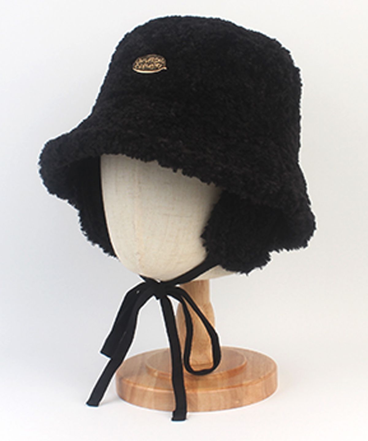 유니버셜 케미스트리(UNIVERSAL CHEMISTRY) Baby Fur Black Earflap Bucket Hat 귀달이모자