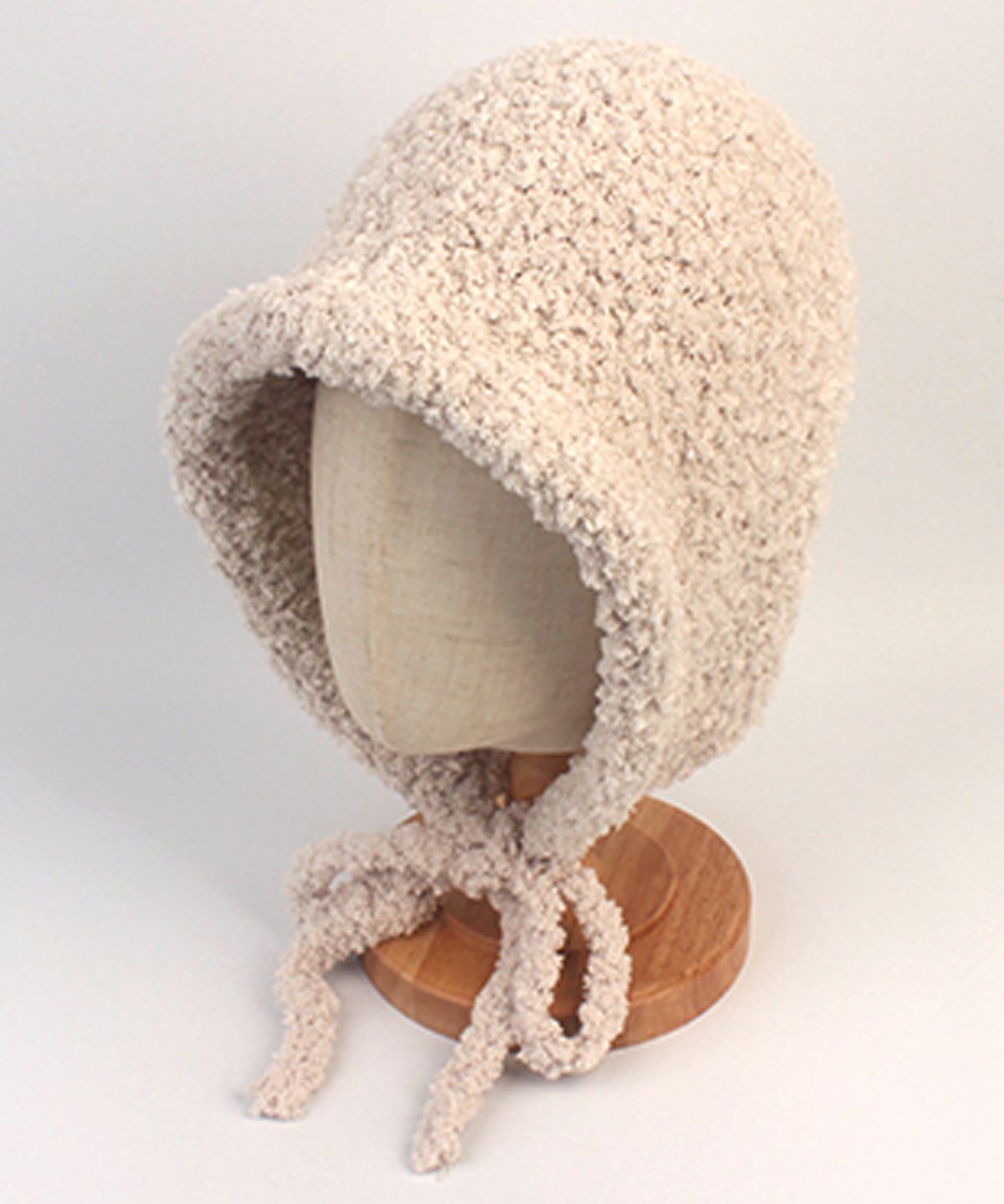 유니버셜 케미스트리(UNIVERSAL CHEMISTRY) Fleece Beige Bonnet Hat 보닛햇