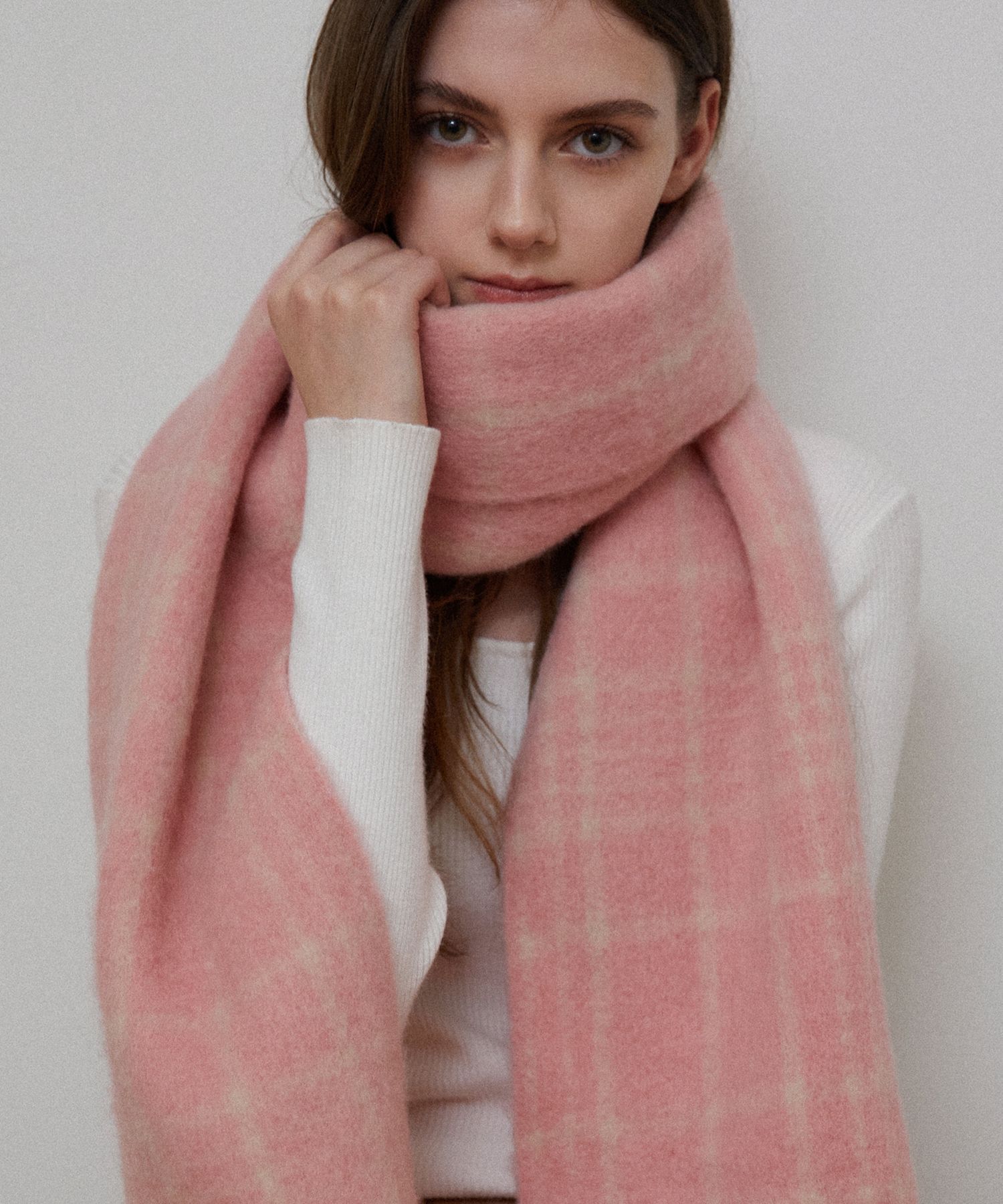 【TATIANA】Snug Checked Muffler MF8108〜ロングマフラー MUSINSA公式 | TATIANA Snug Checked Wool Blended Muffler