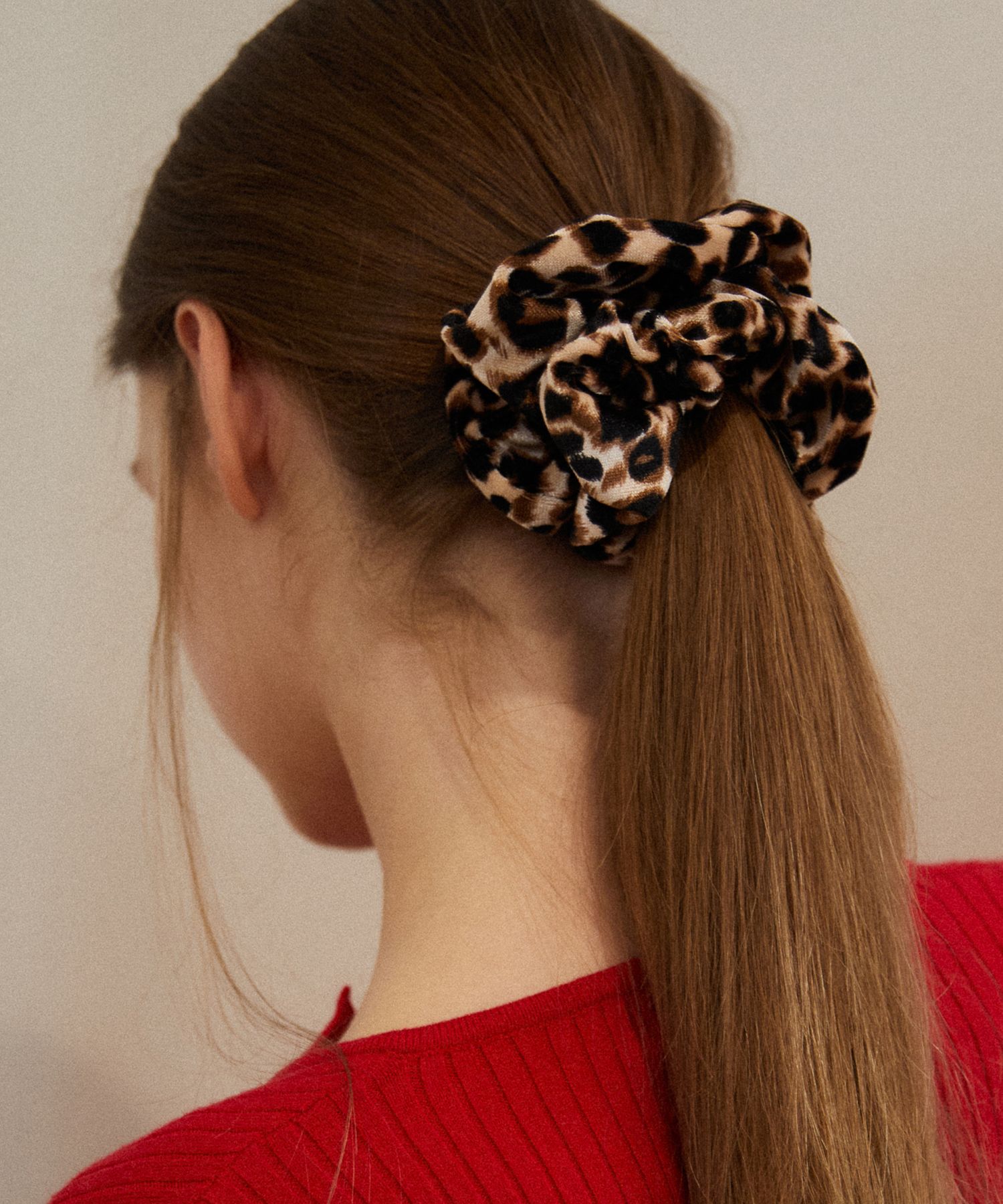 ☆TATIANA☆ Leopard Velvet Scrunchie HB2266 MUSINSA | TATIANA Leopard Velvet Scrunchie HB2266