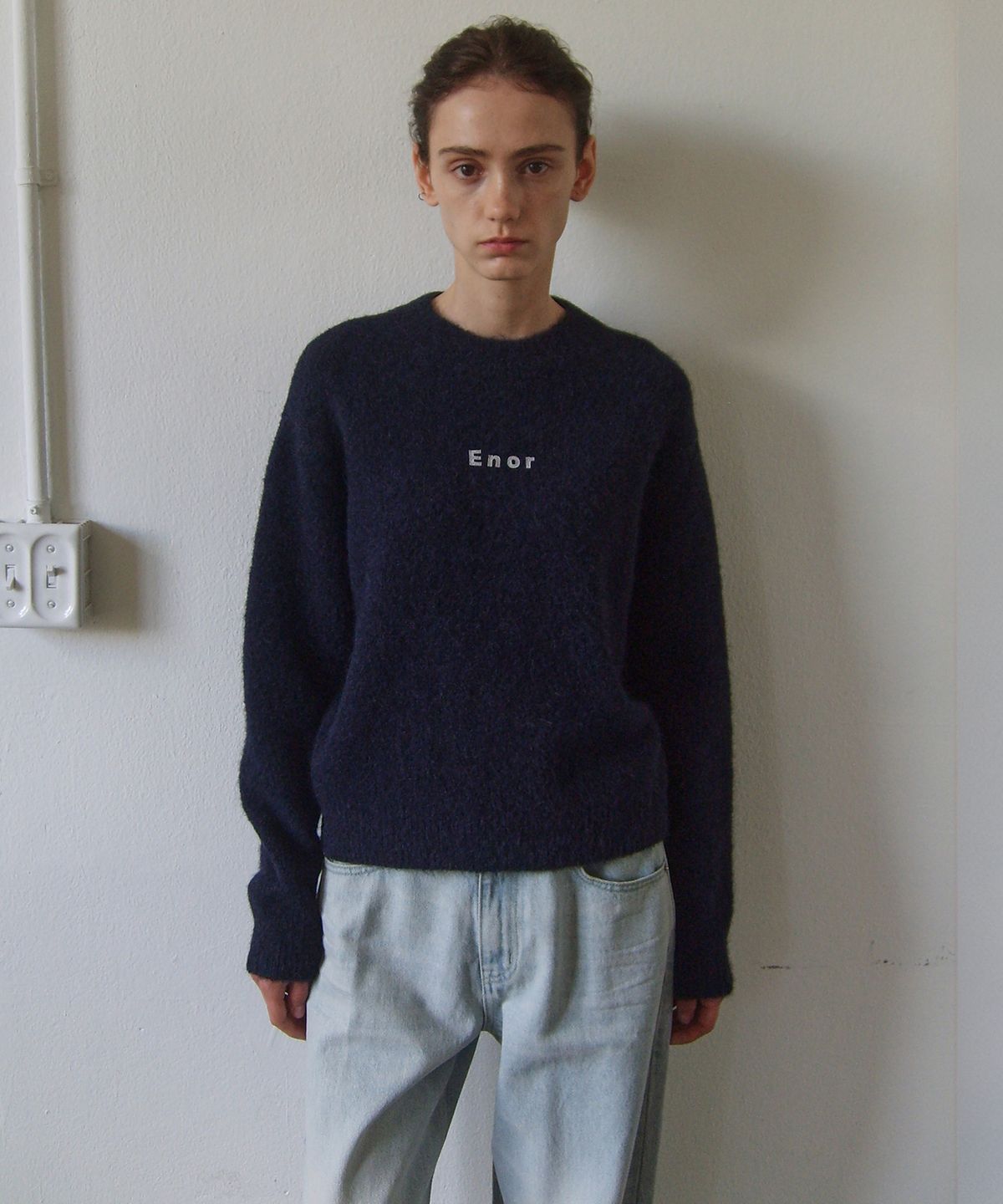 엔오르(EN OR) [ALPACA 59%] LOGO ESSENTIAL KNIT PULLOVER - NAVY