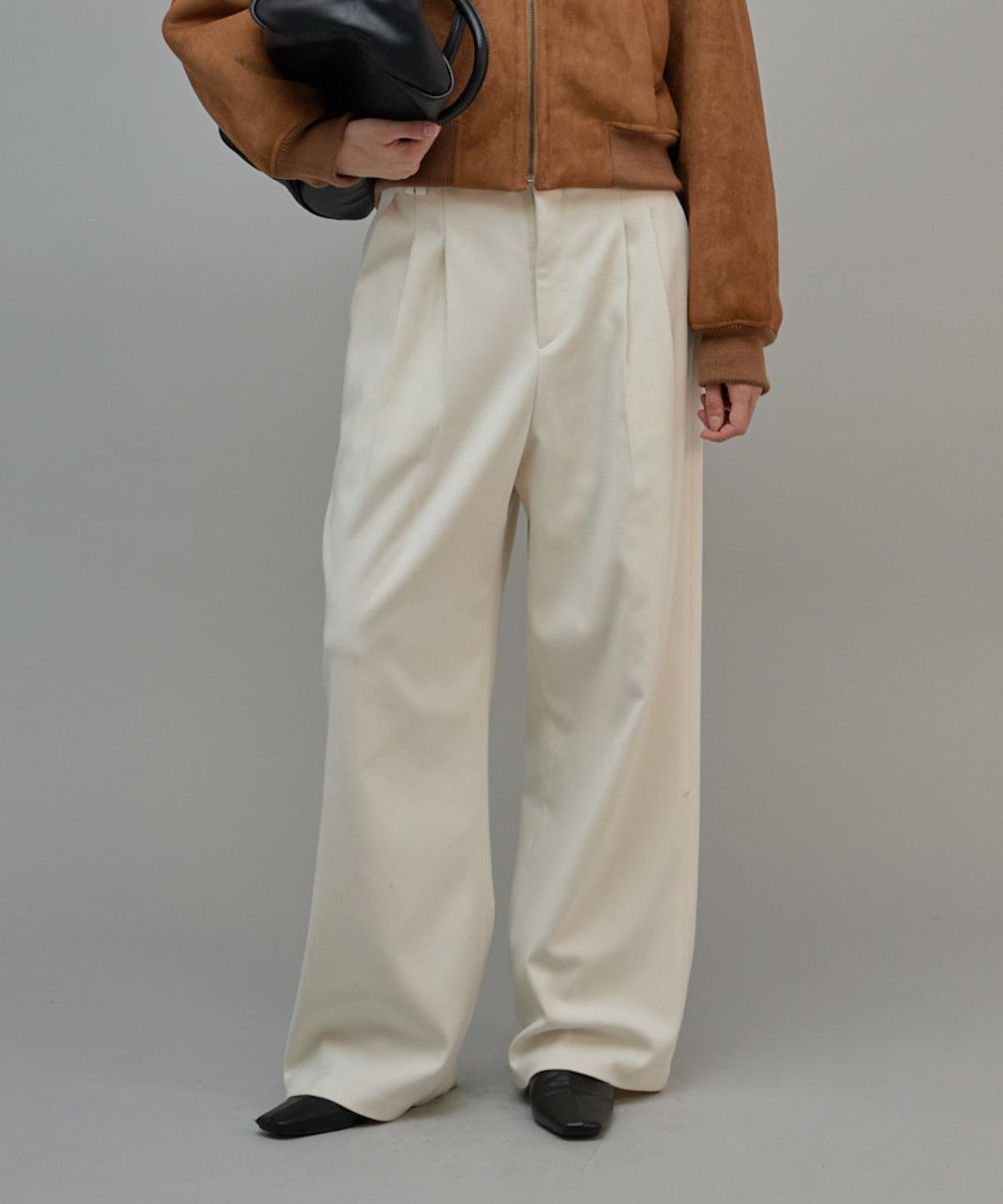 프롬웨얼(FROMWHERE) Classic Double-Pleated Slacks Ivory