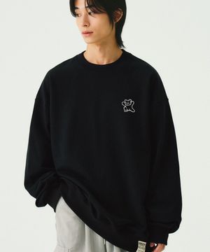 [UNISEX]스몰 라인 베어스마일 맨투맨_블랙
