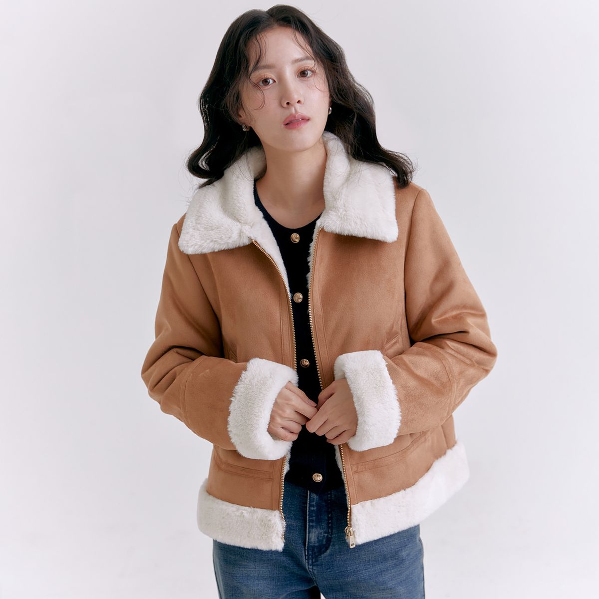 로엠(ROEM) 카라 집업 무스탕_RMJLE4TR99