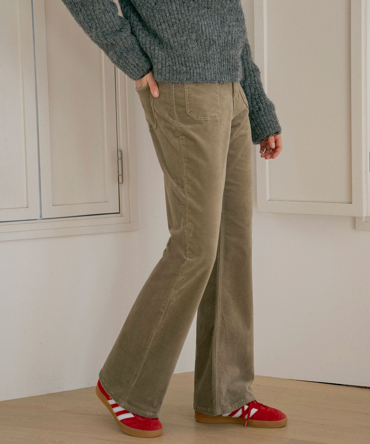 반원 아틀리에(VANONE ATELIER) P3218 프론트 포켓 플레어 팬츠_Khaki beige