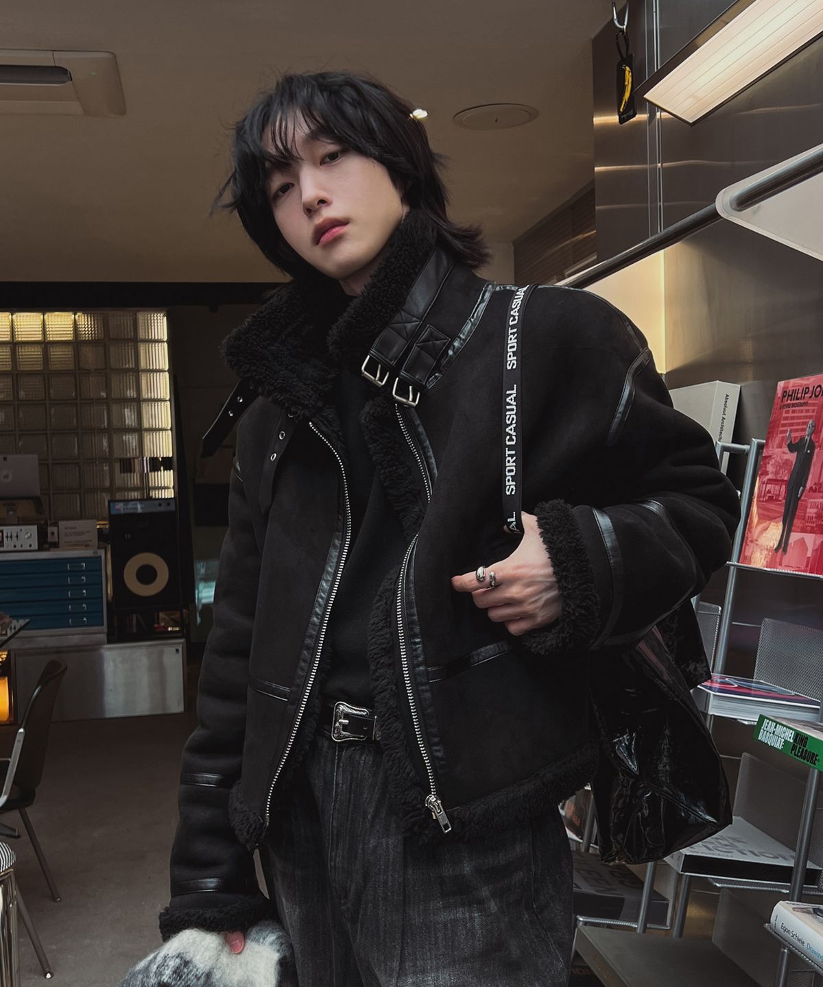 랜 아카이브(LANARCHIVE) [0032] 더블 버클 하이넥 무스탕 (BK)