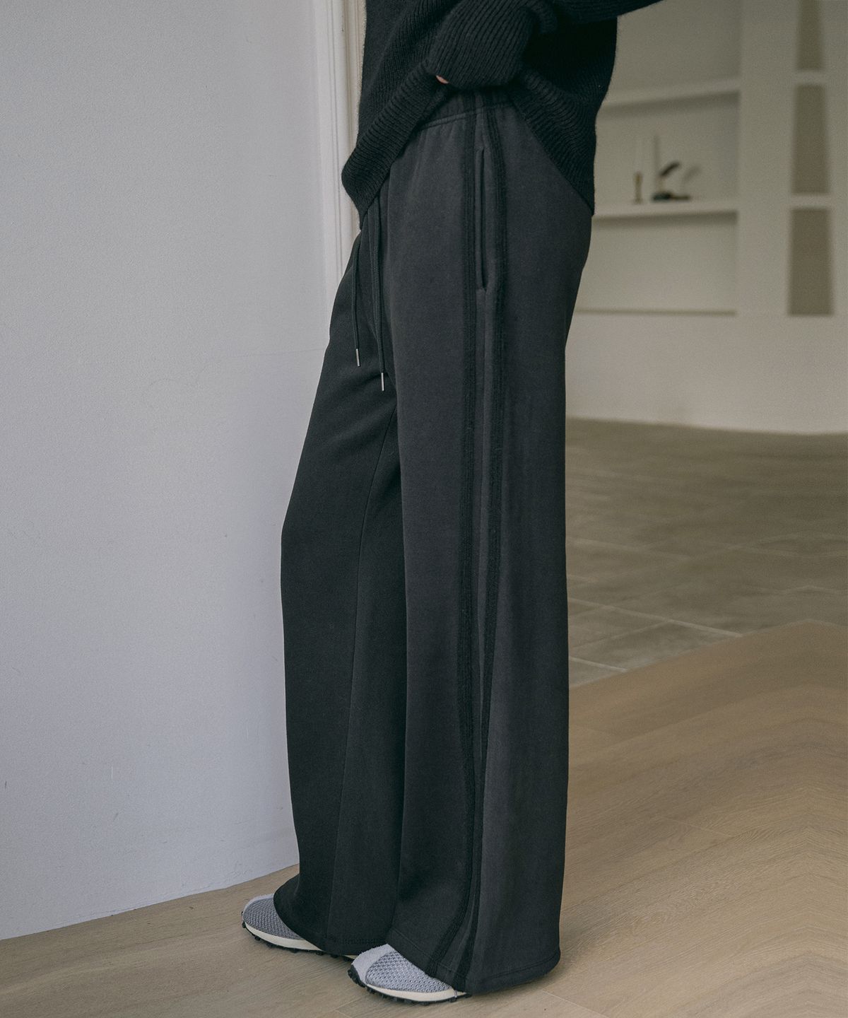 반원 아틀리에(VANONE ATELIER) P3220 와이드 트랙 팬츠_Black