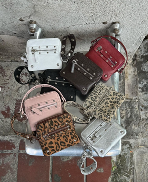 DEINET STUD CROSS CHAIN WALLET