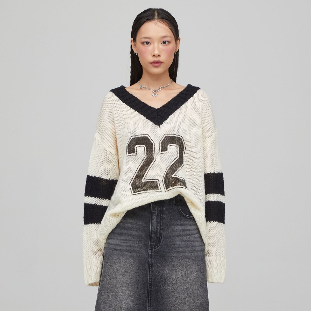 라라폭스(LALAFOX) V-NECK SPORTY KNIT IVORY BQ4KL006