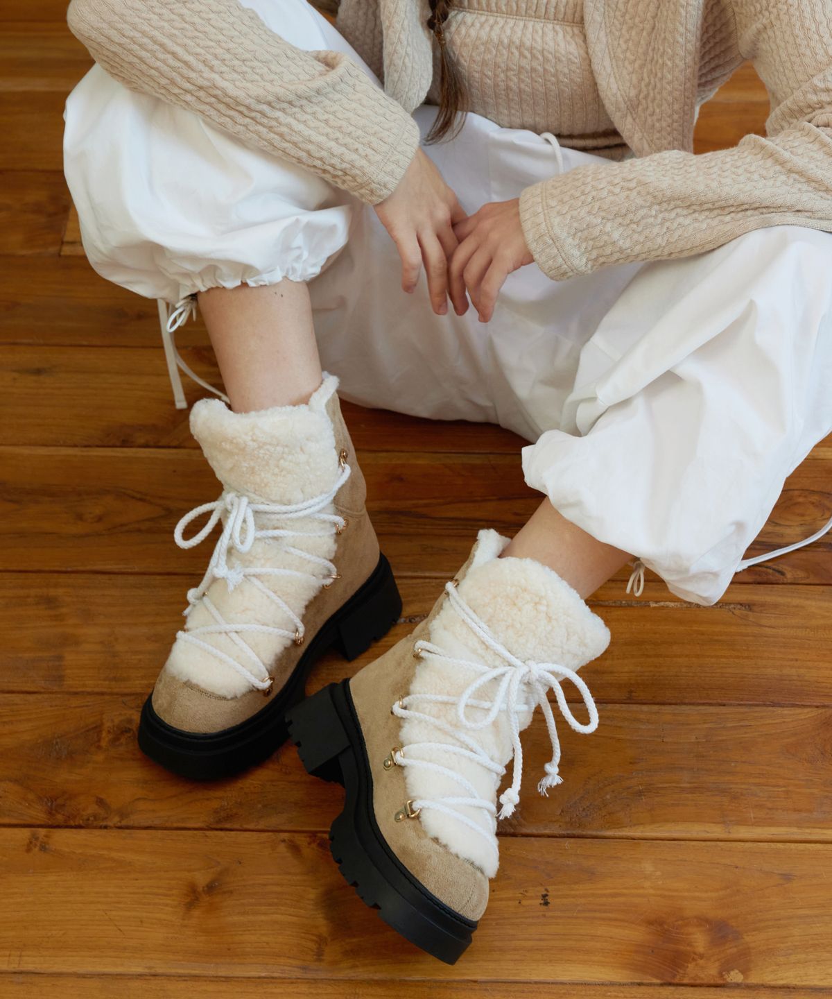 세스띠(CESTI) 어반 코지 퍼 워커부츠 (BEIGE)