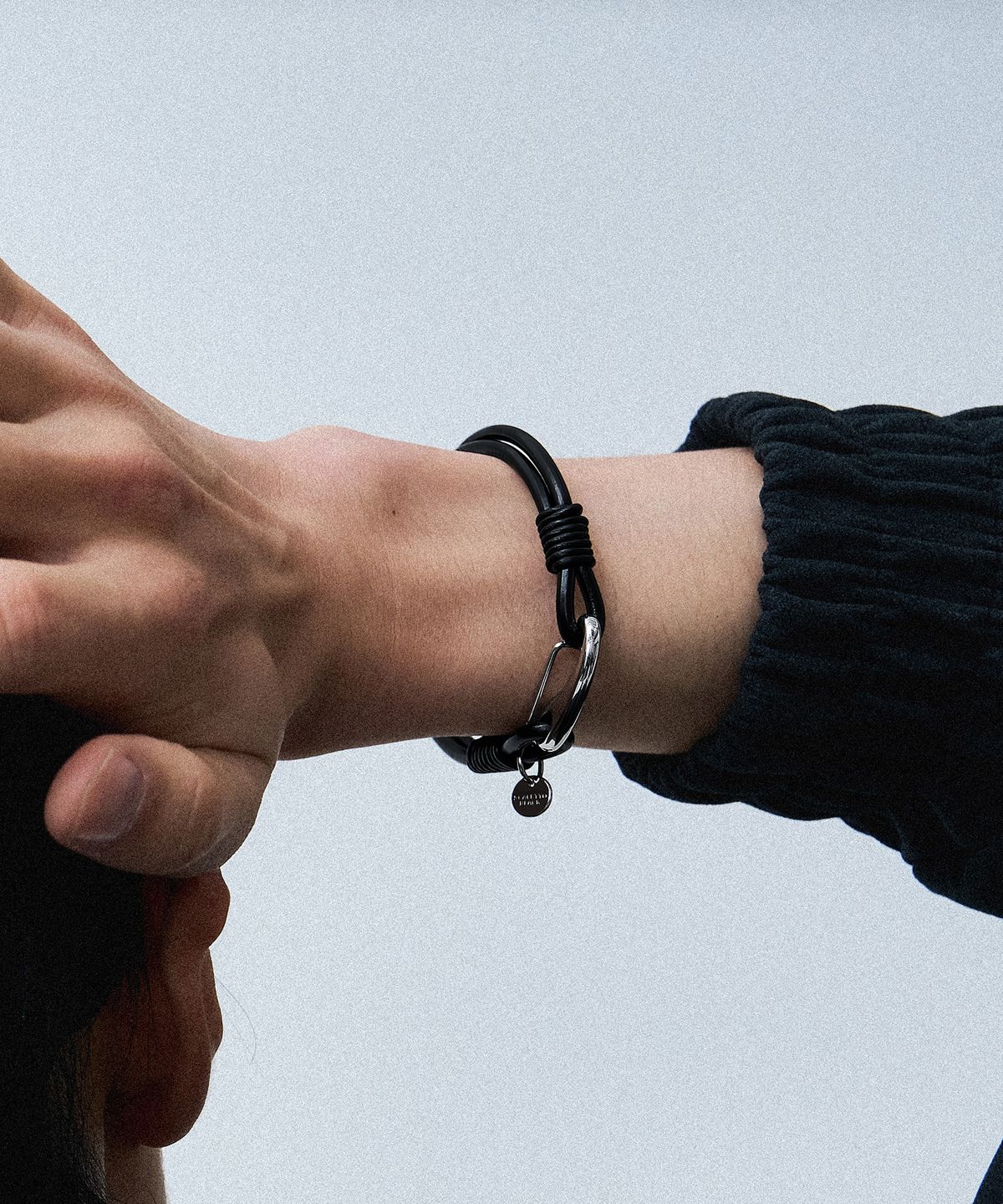 스칼렛또블랙(SCALETTOBLACK) RSM025 Black Hide Karabiner Bracelet
