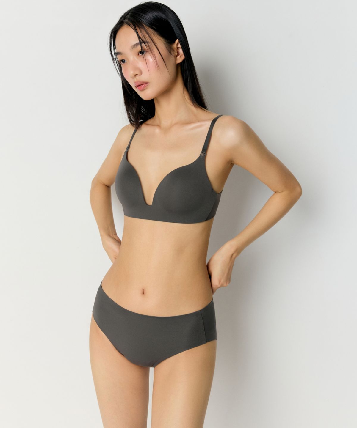 무신사 스탠다드 우먼(MUSINSA STANDARD WOMAN) 우먼즈 와이어리스 브라 [건메탈]