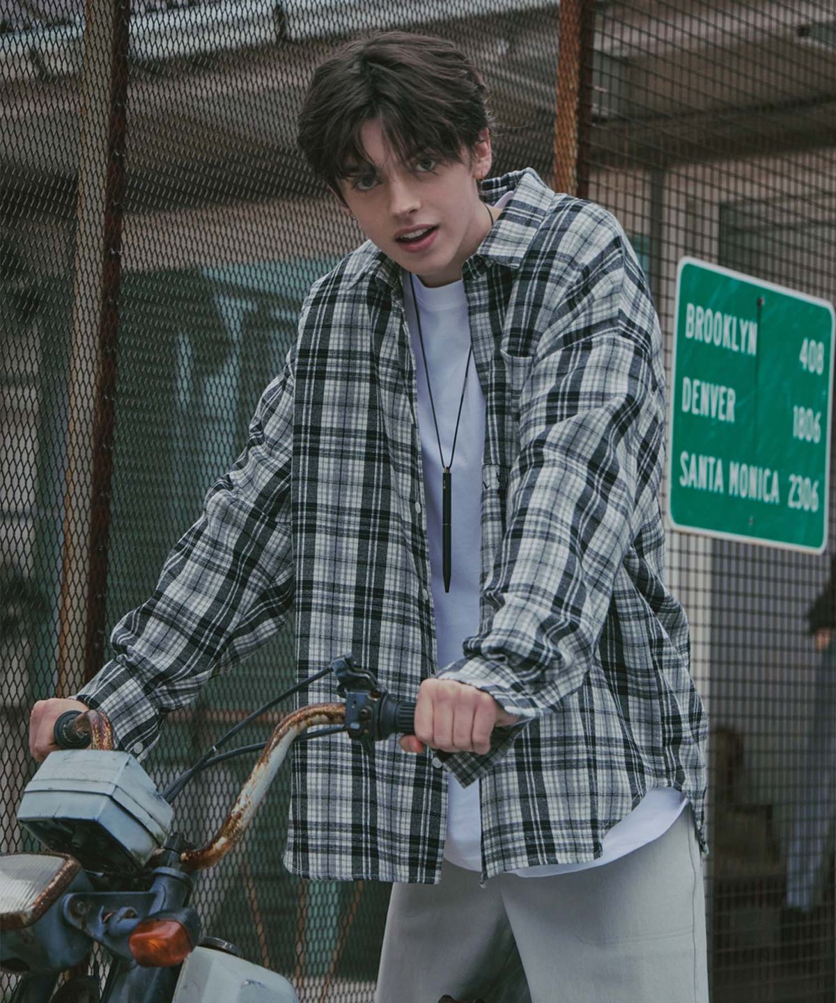 라드에디션(LAD EDITION) 플란넬 오버핏 포켓 셔츠_블랙