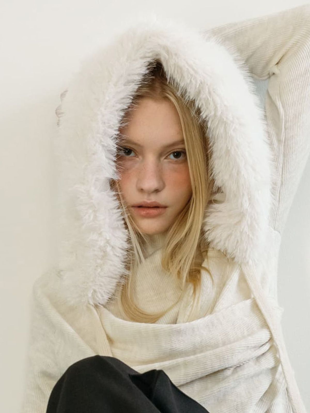 모이페어(MOIFAIRE) FUR STRAP BONNET / IVORY