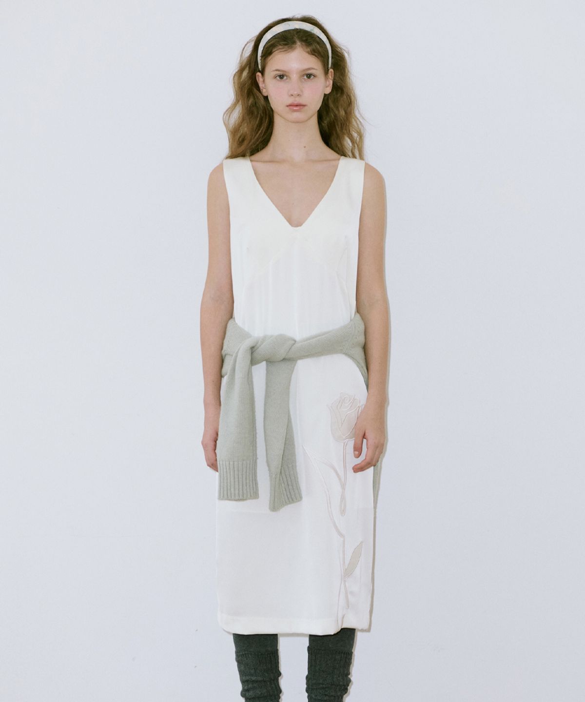 시눈(SINOON) V-Neck Rose Dress (Cream)