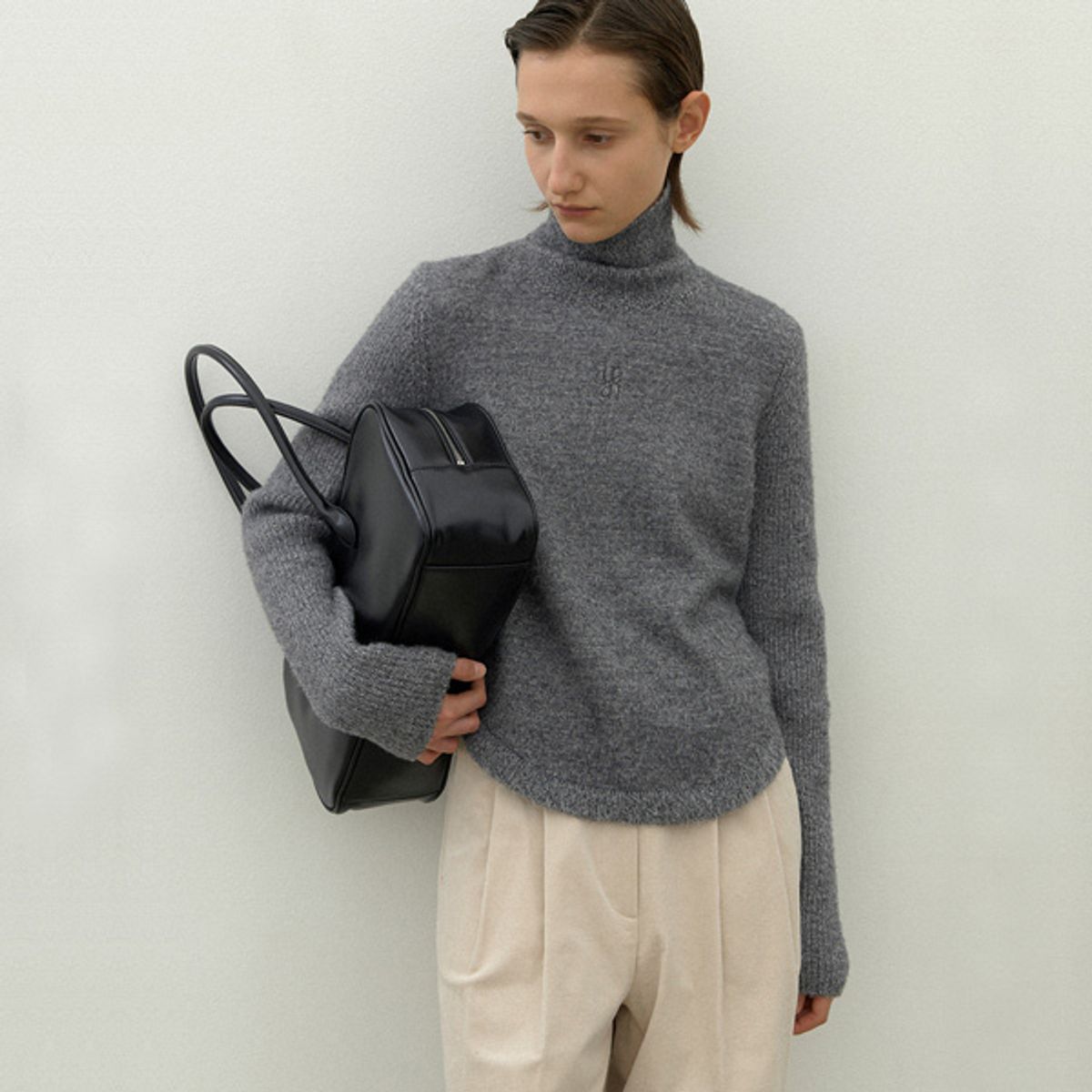 아틀리에 나인(ATELIER NAIN) ESSENTIAL YANA HIGH NECK KNIT(T-6969)
