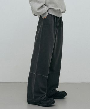절개 피그먼트 와이드 스웨트팬츠 차콜