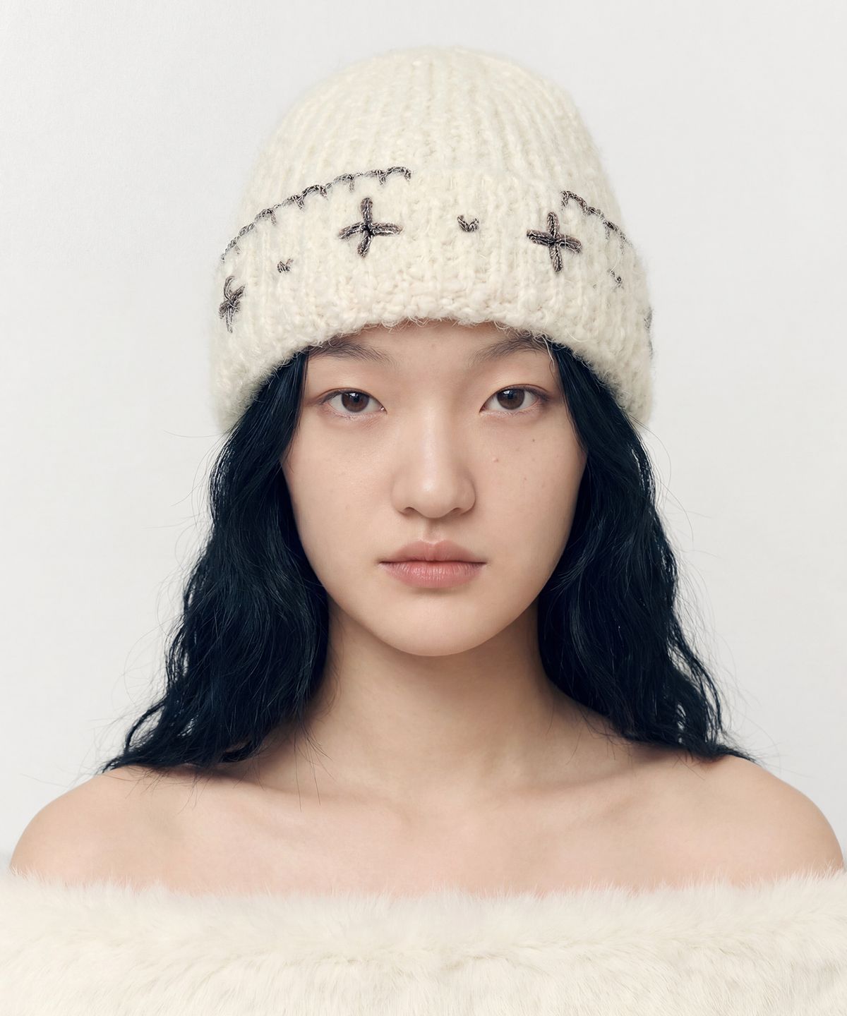 루바티(RUBATI) 꽃자수 핸드스티치드 비니_아이보리