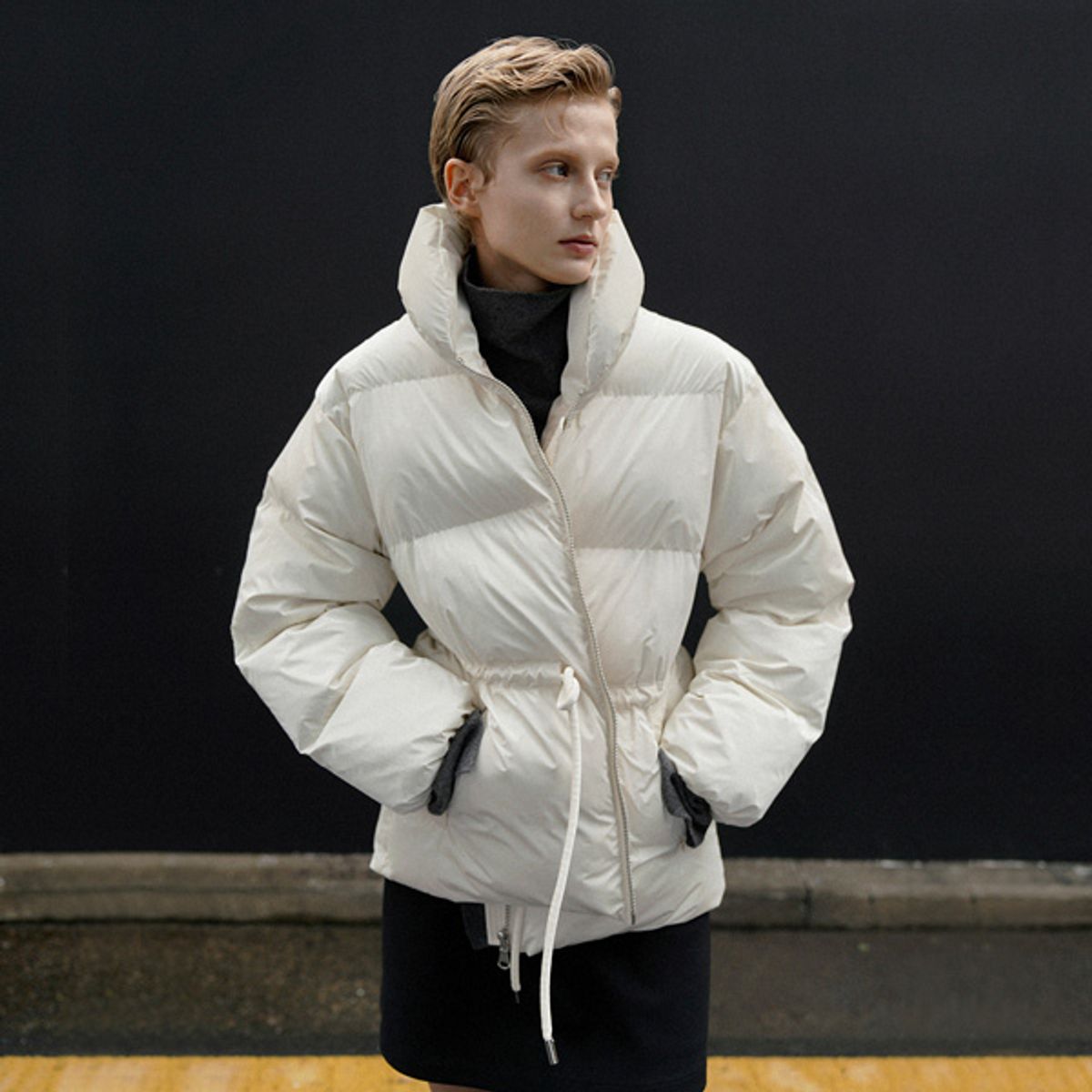 아틀리에 나인(ATELIER NAIN) HIGH NECK GLOSSY PADDING(JP-558)