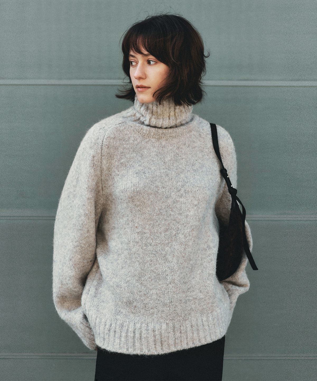 니브(NEEV) Basic Heavy Wool TurtleNeck Pullover (Light Brown)