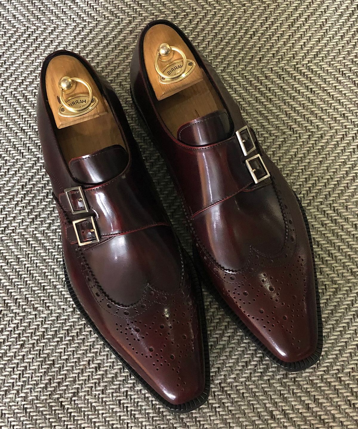 조앤슈(JOENSHOE) 헤리티지 윙팁 브로깅 더블 몽크스트랩 레드와인