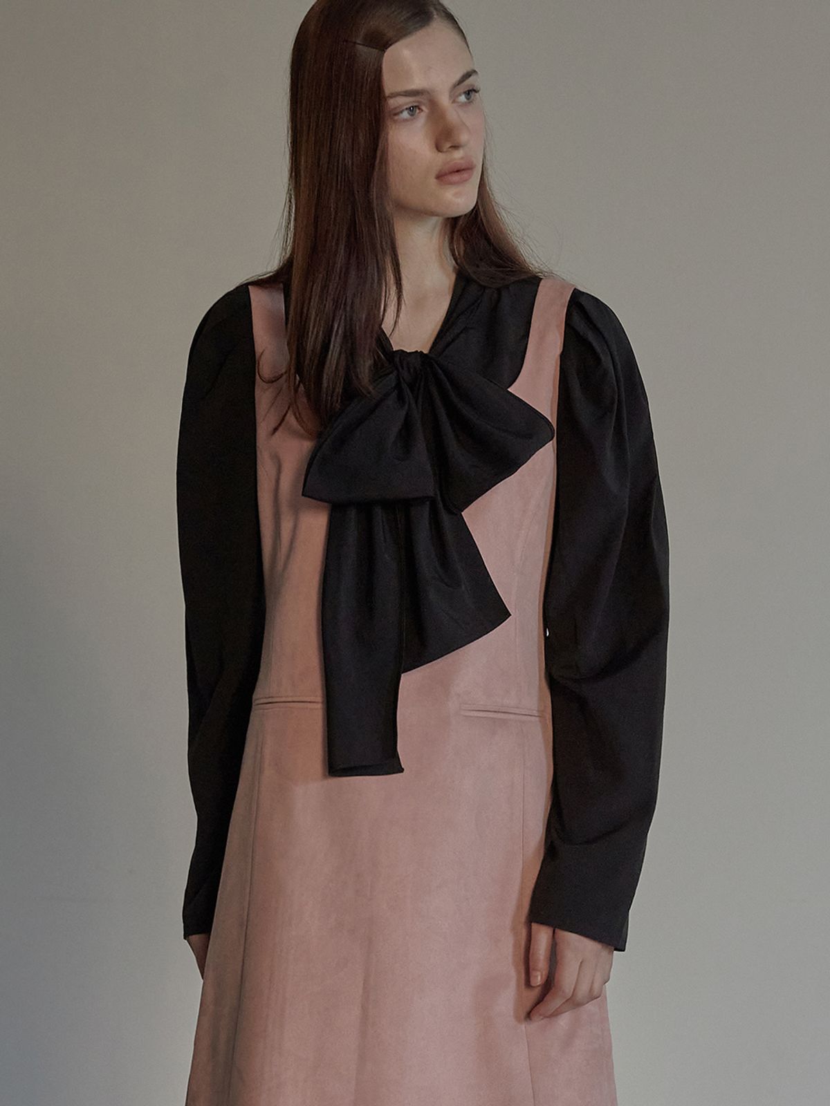 비뮤즈맨션(BEMUSE MANSION) Ribbon point scarf blouse - Black