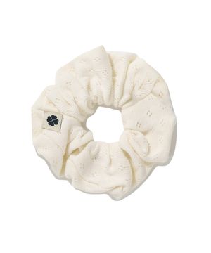 클로버하트 펀칭 니트 스크런치 Ivory