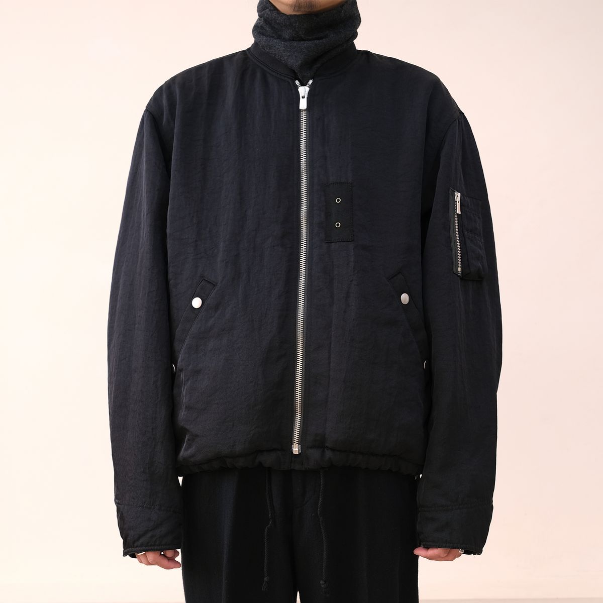 본로우(BONRROW) Reversible Padded Flight JK_Bk