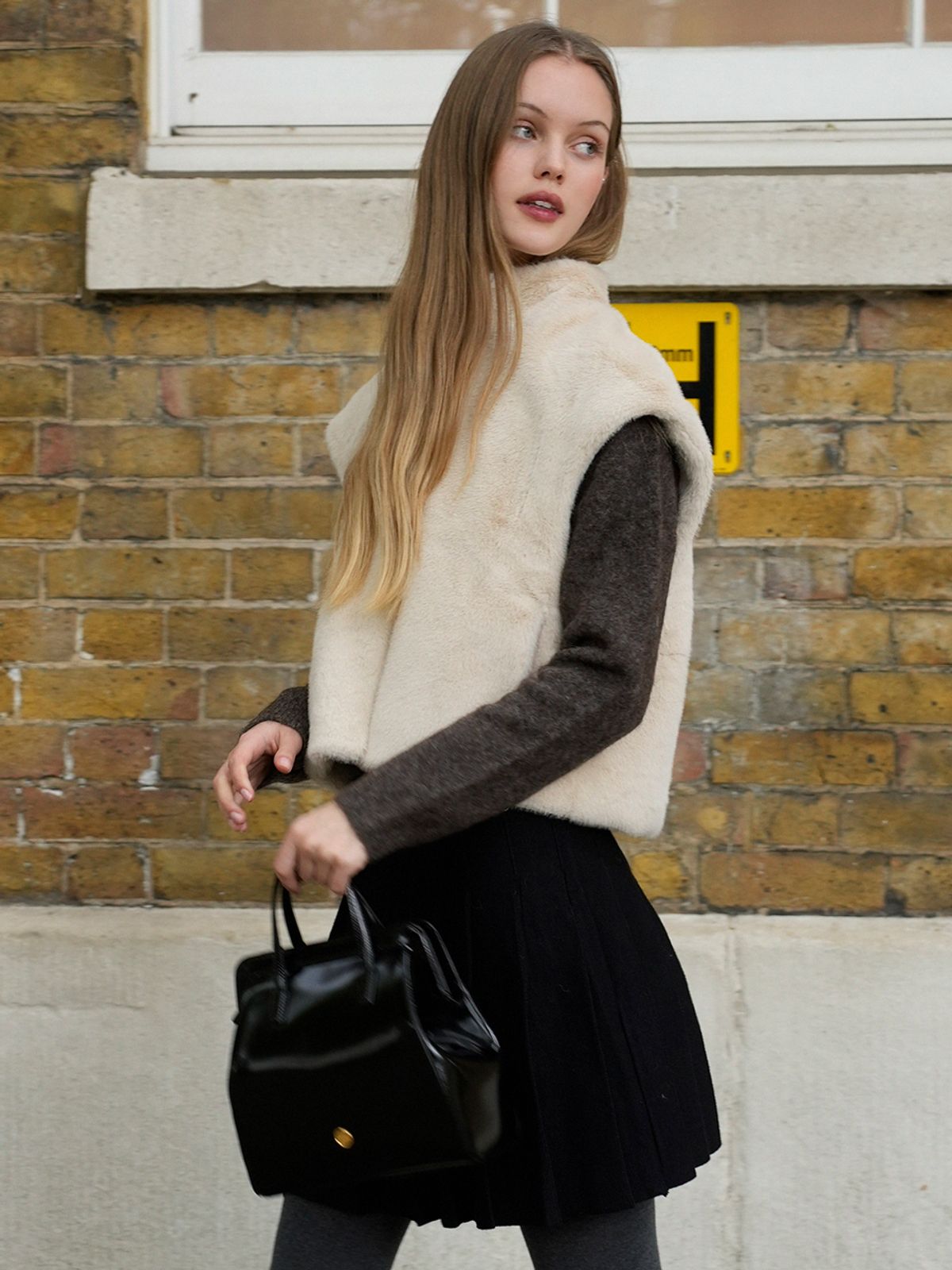 랭앤루(LANGNLU) SARAH Faux Fur Vest(세라)_LIGHT BEIGE