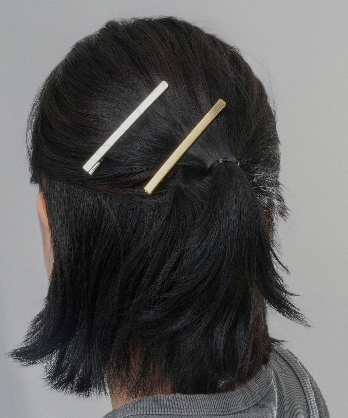 포스트루드(POSTLUDE) METAL LINE HAIRCLIP (2 COLORS)