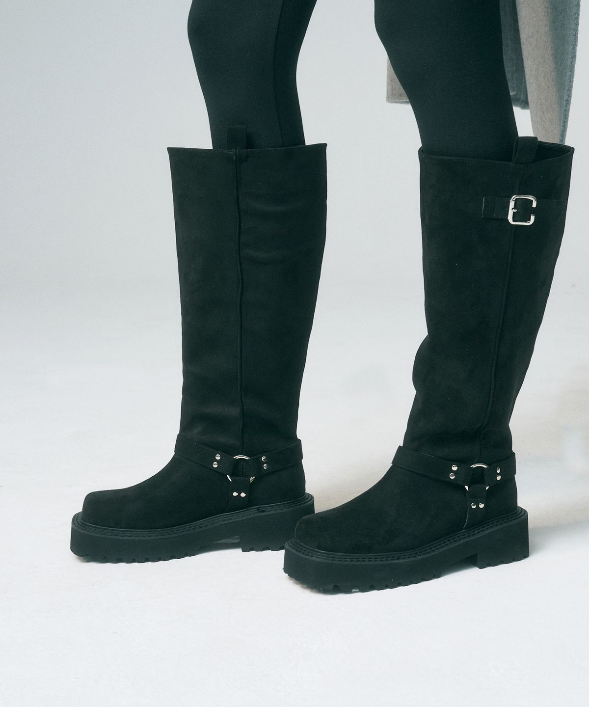 솔트앤초콜릿(SALT AND CHOCOLATE) 스퀘어 토 바이커 롱부츠 412448008 (5cm/2colors)