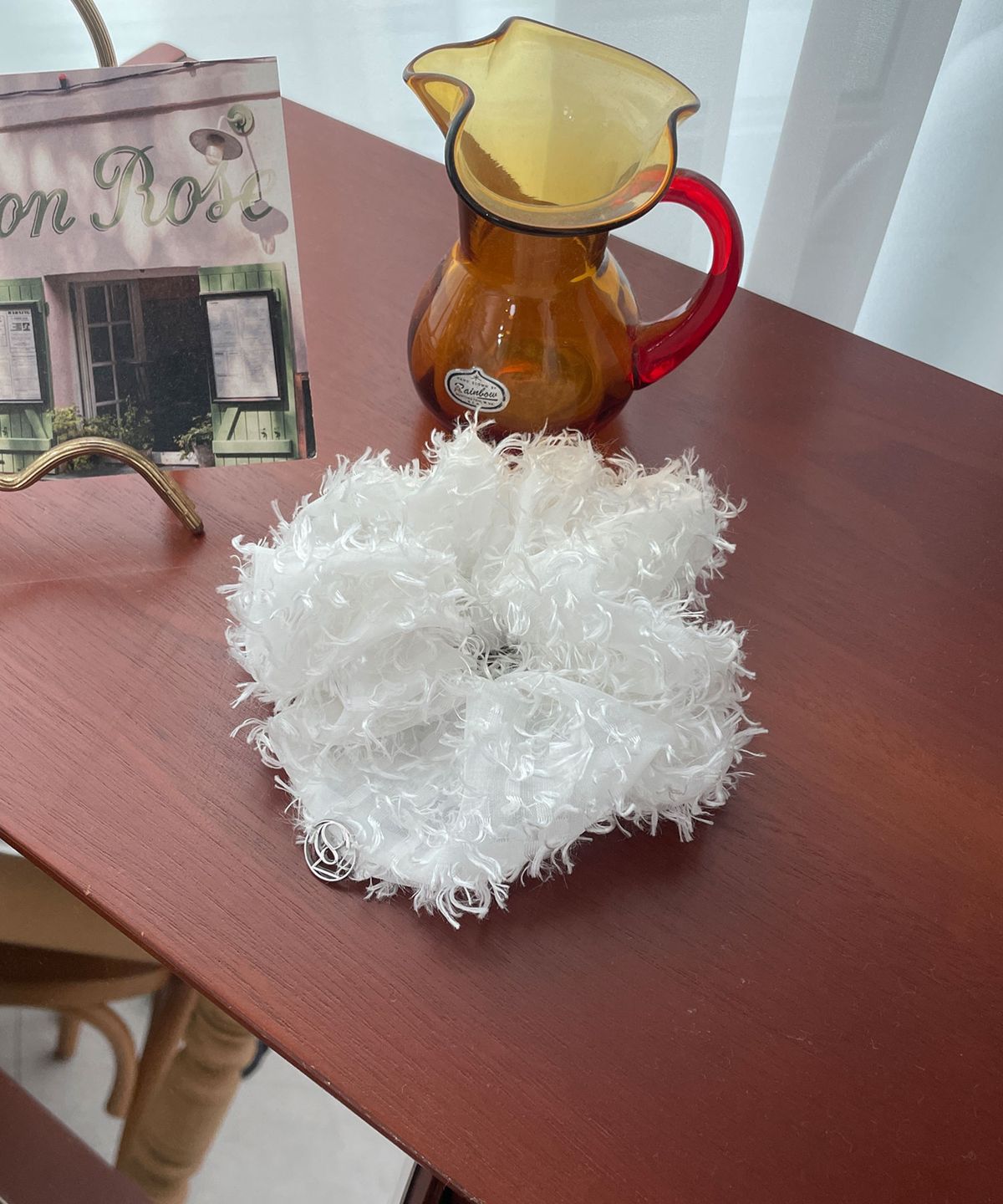 38컴온커먼(38COMEONCOMMON) Feather Symbol Scrunchie (White)