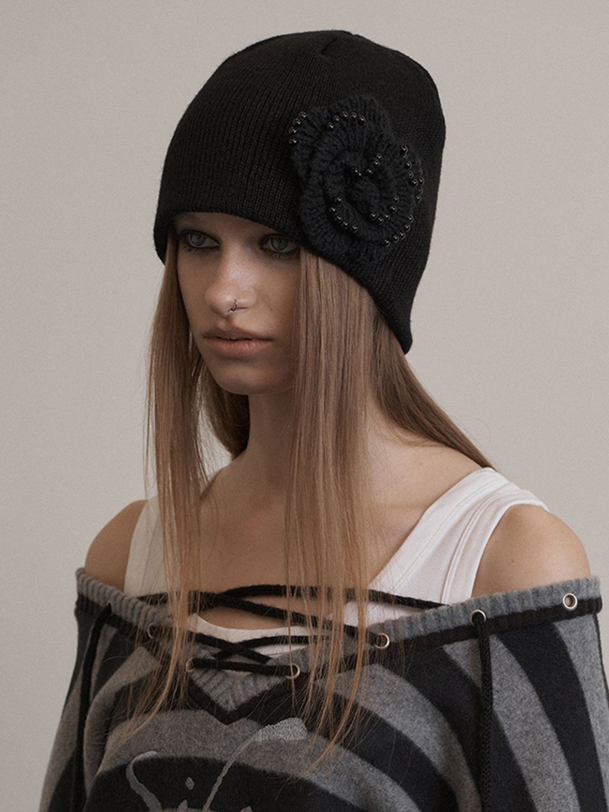 셋업이엑스이(SETUP-EXE) PEARL CORSAGE BEANIE / BLACK