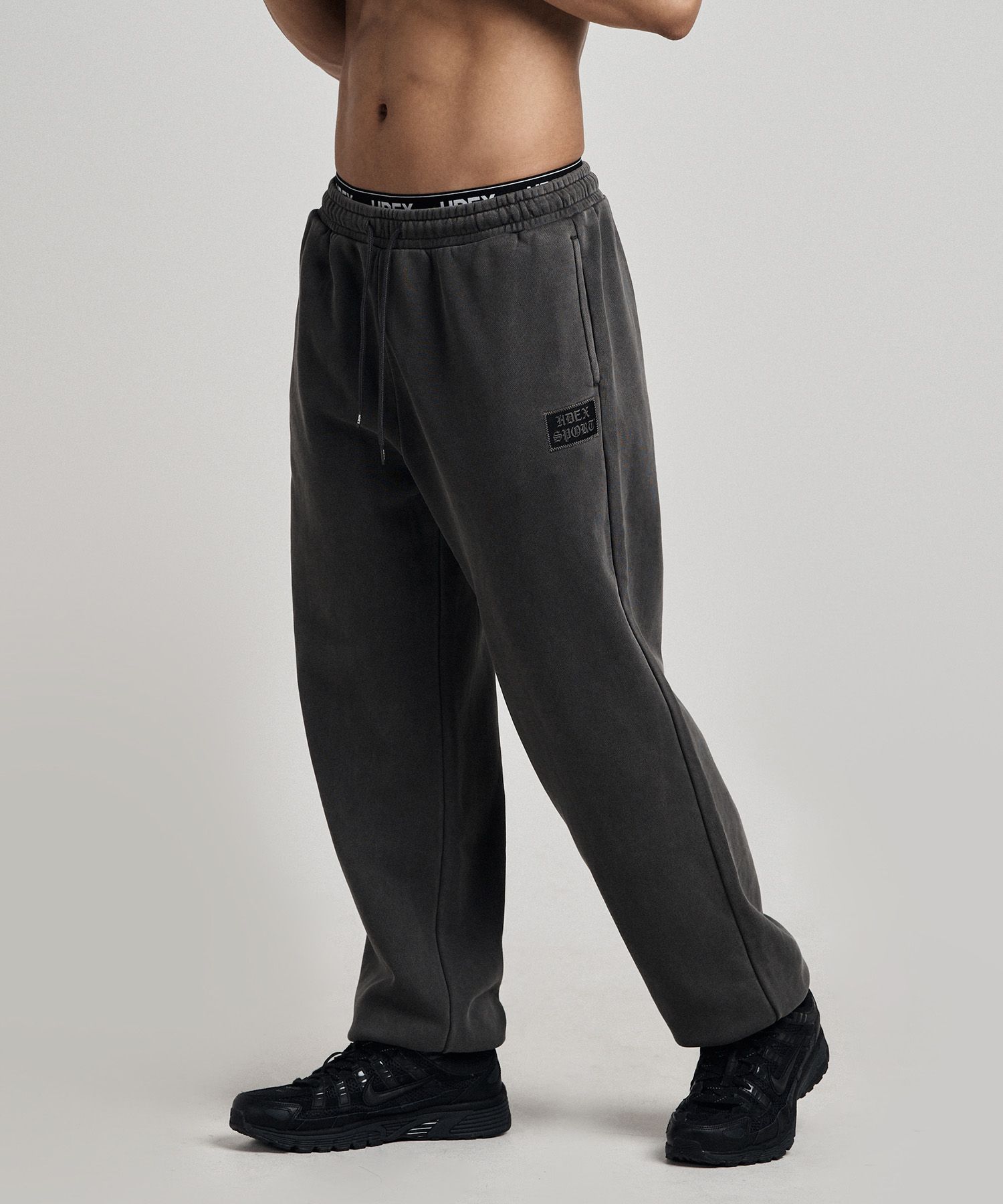 【HDEX】 Gothic Label Pigment Jogger Sweatpants / 追跡付 MUSINSA | HDEX Gothic Label Pigment Jogger Sweatpants