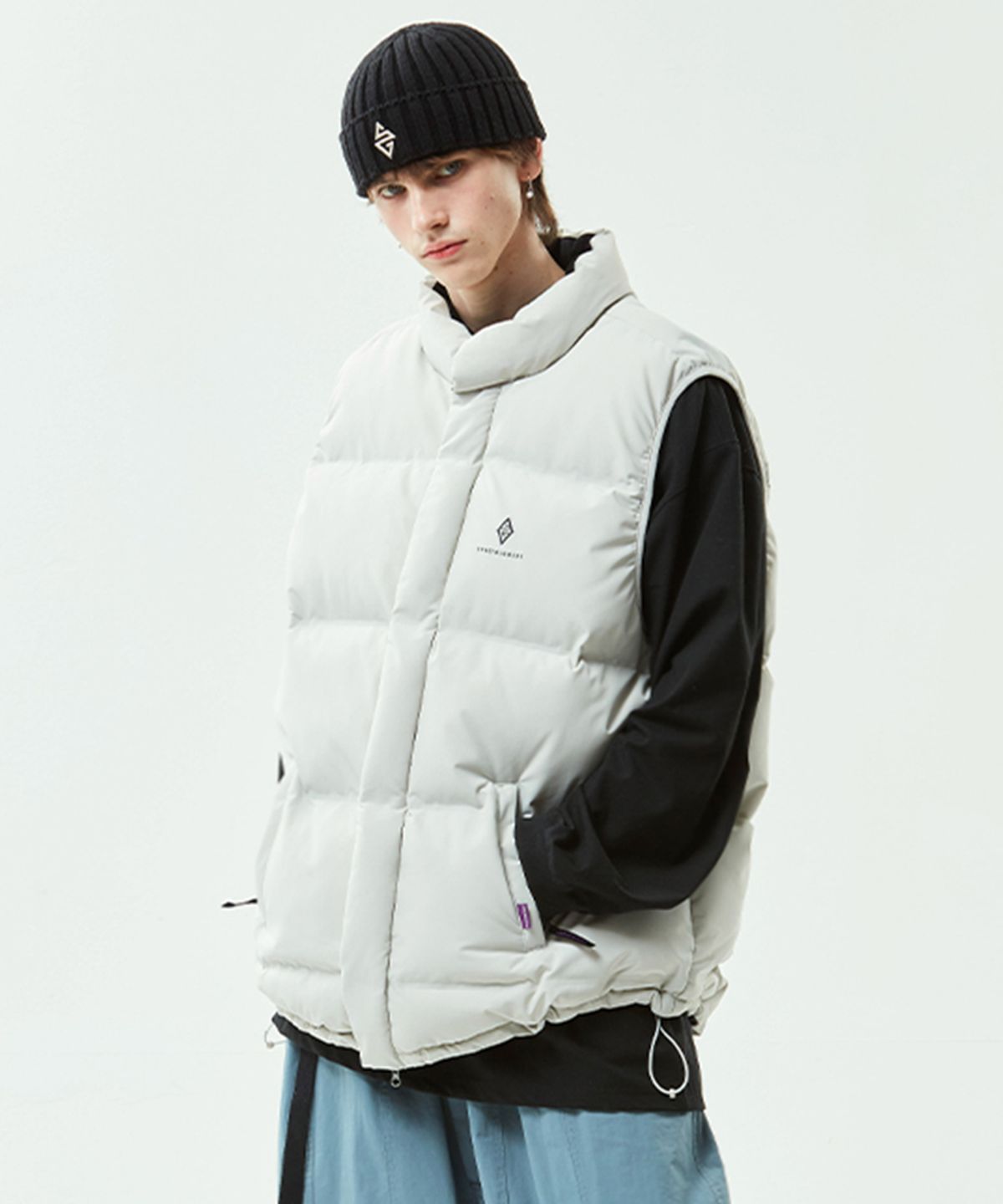 스페셜게스트(SPECIAL GUEST) V2 WELLON SEAMLESS PADDED VEST (Gainsboro)