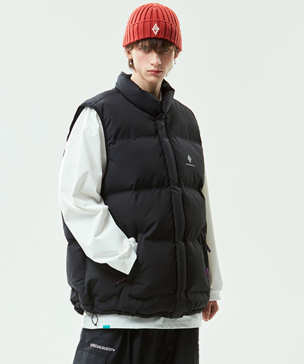 스페셜게스트(SPECIAL GUEST) V2 WELLON SEAMLESS PADDED VEST (Black)