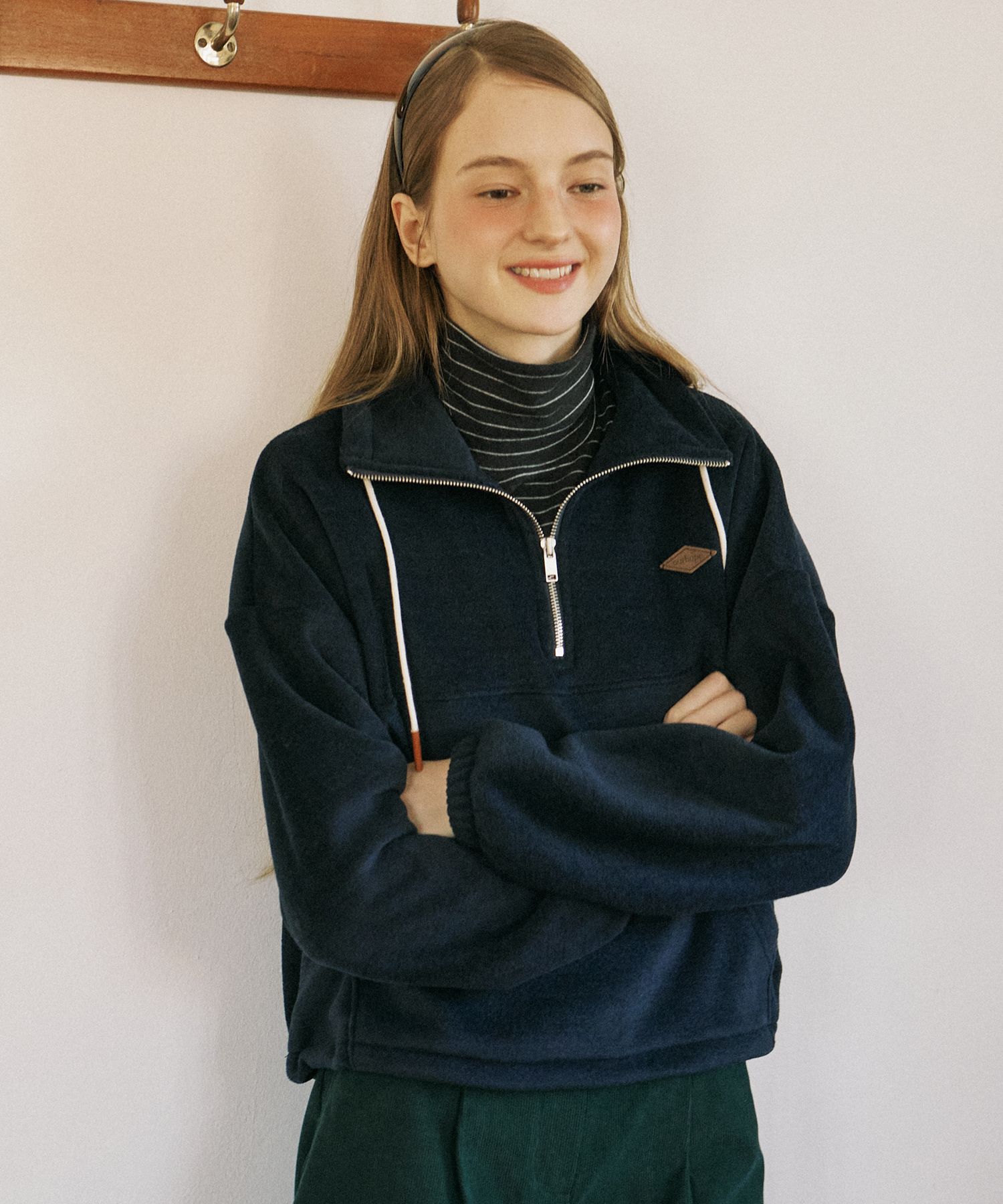 送料関税込 【NO E MOSEN】 Half-shoulder sweatshirt 送料関税込 【NO E MOSEN】 Half-shoulder sweatshirt