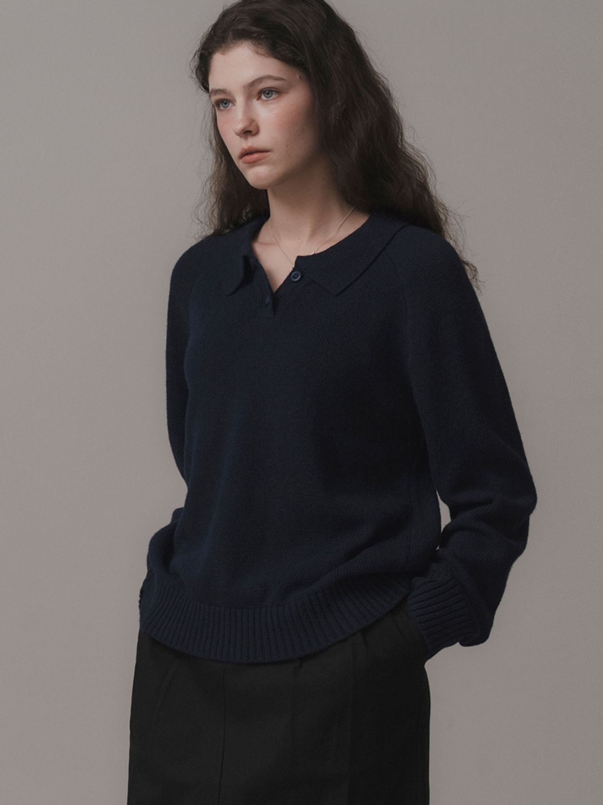 더미튼(THEMITTEN) Daub button collar knit (navy)