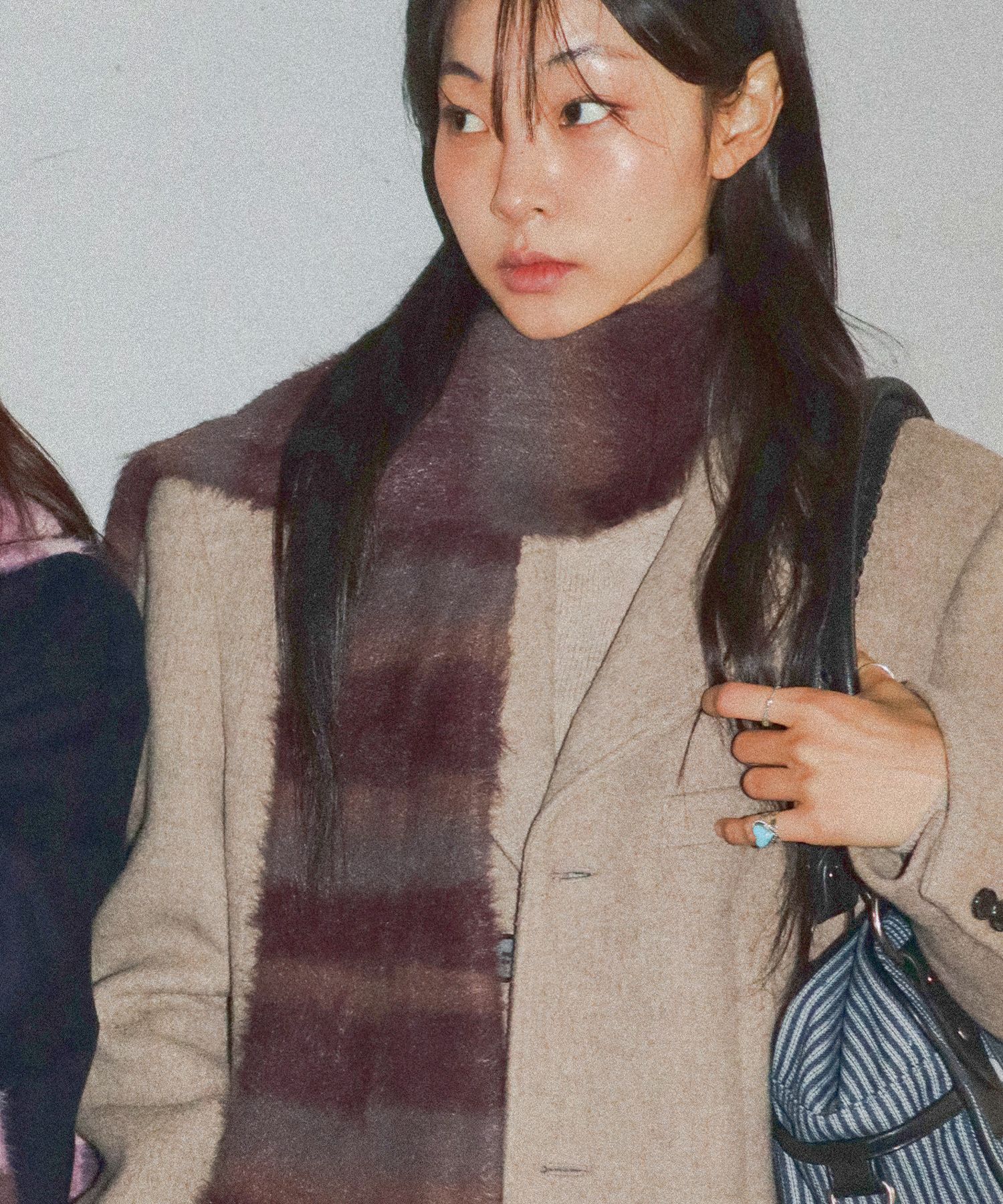 ◇IUGAMAKARAS◇ Striped Hairy Bold Muffler (Brown) MUSINSA | IUGAMAKARAS Striped Hairy Bold Muffler (Brown)