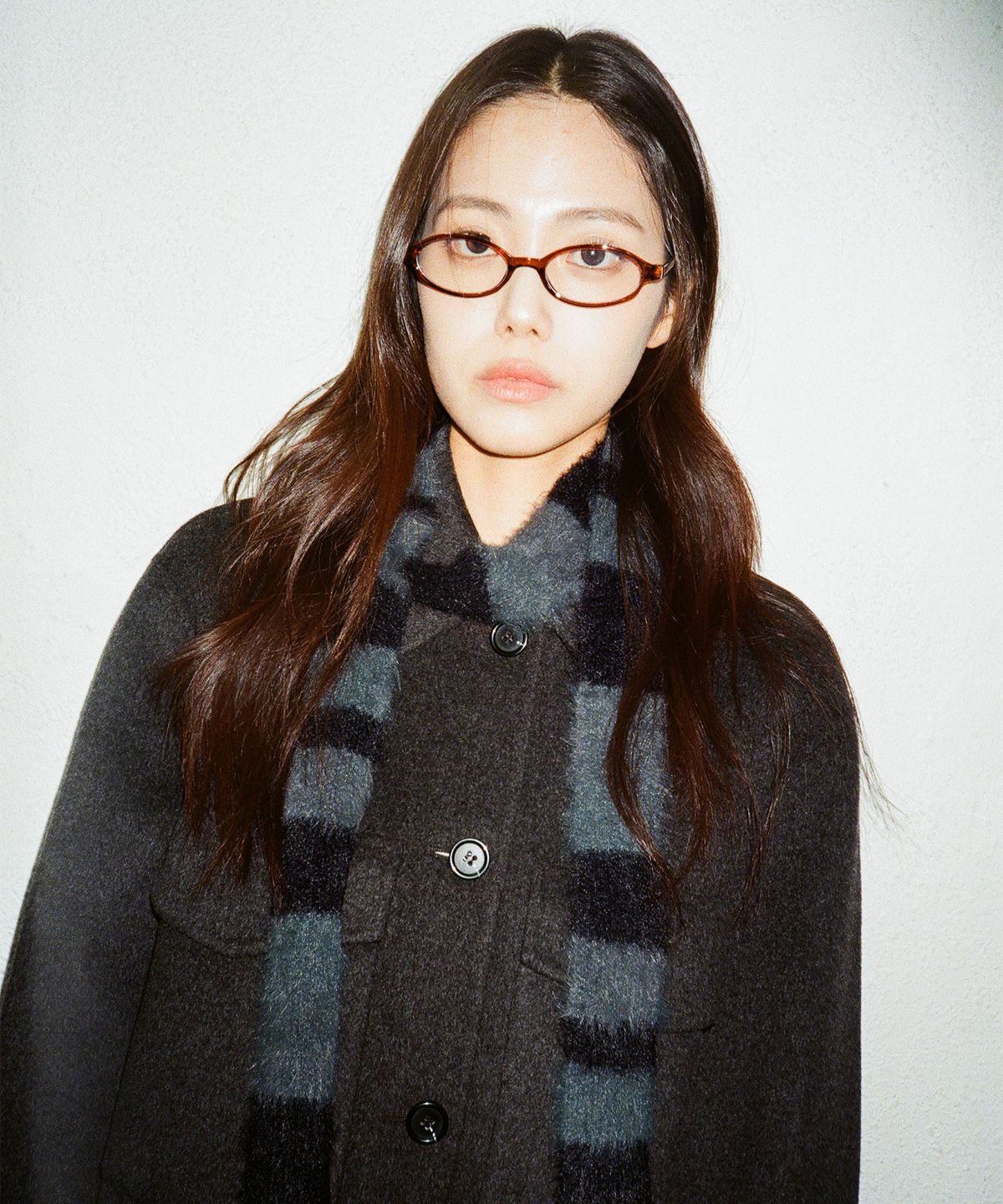 이우가마카라스(IUGAMAKARAS) Striped Hairy Skinny Muffler (Black)