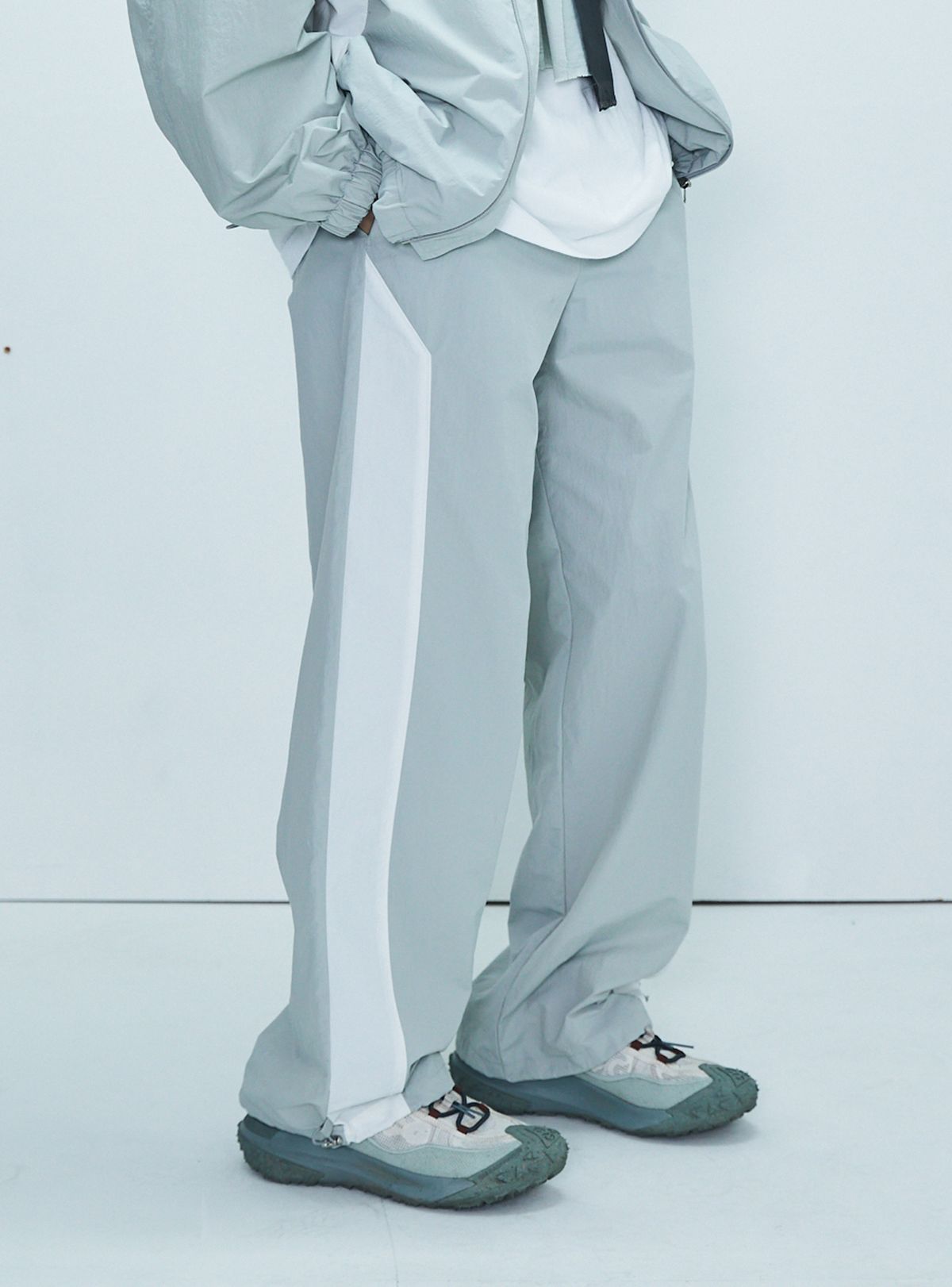 소겐(SOGEN) SIDE LINE NYLON BANDING PANTS