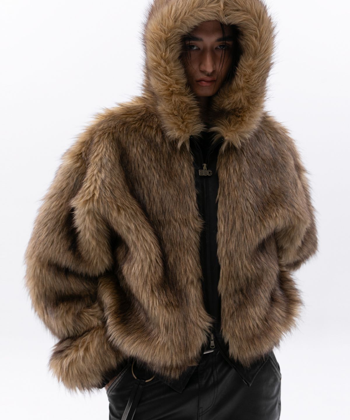 이에스씨 스튜디오(ESC STUDIO) oversize fur hooded jacket(brown)