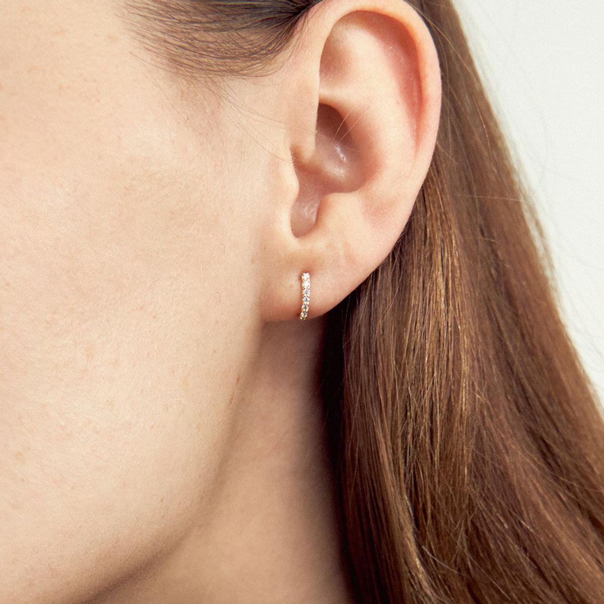 룬느(LUNNE) 14k 베이직 커브 파베 스터드 귀걸이 (14K골드) LFE39