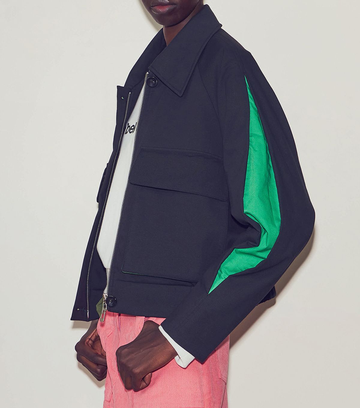 듑벨(DUB'BEL) 사이드 배색 크롭 자켓 DBWTFJP3151