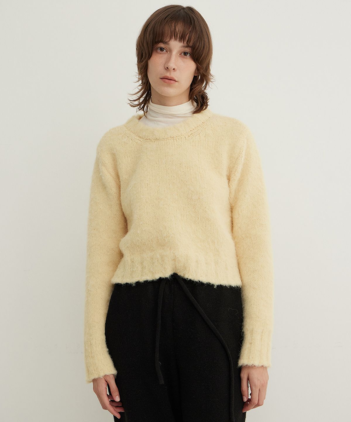 스텝어라운드(STEP AROUND) Brushed Crop Round knit_BUTTER CREAM