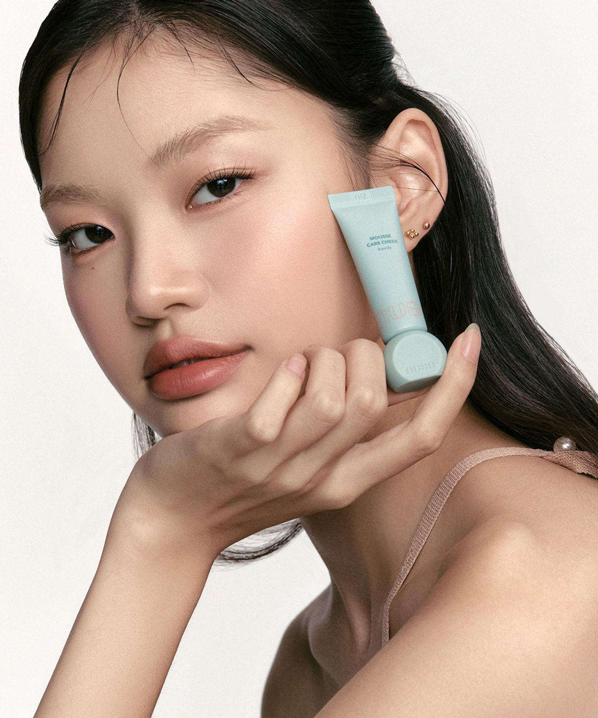 누즈(NUSE) 무스 케어 치크 핸디