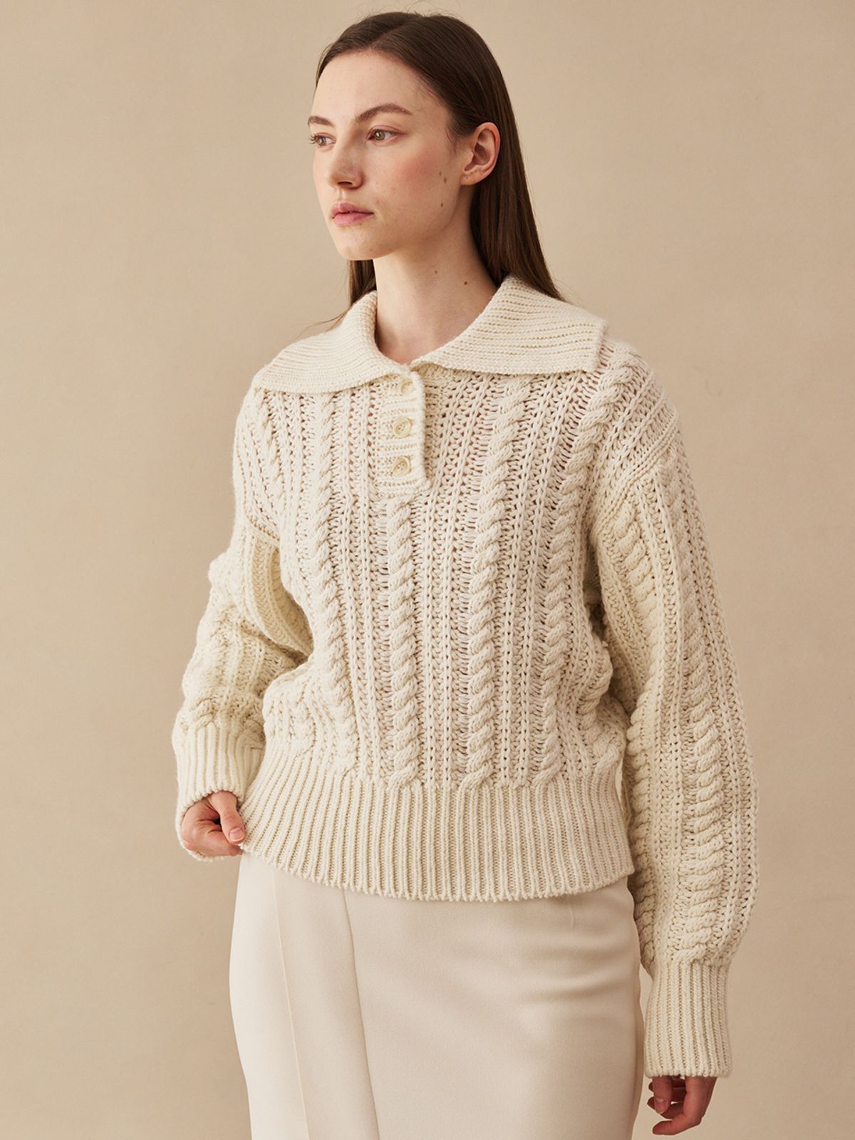 누브(NOUVE) Cable Collar Wool Knit - Ivory
