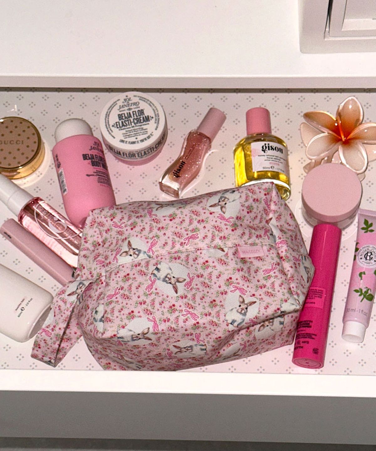 마찌(MAZZZZY) Vintage bunny Carry-All Pouch